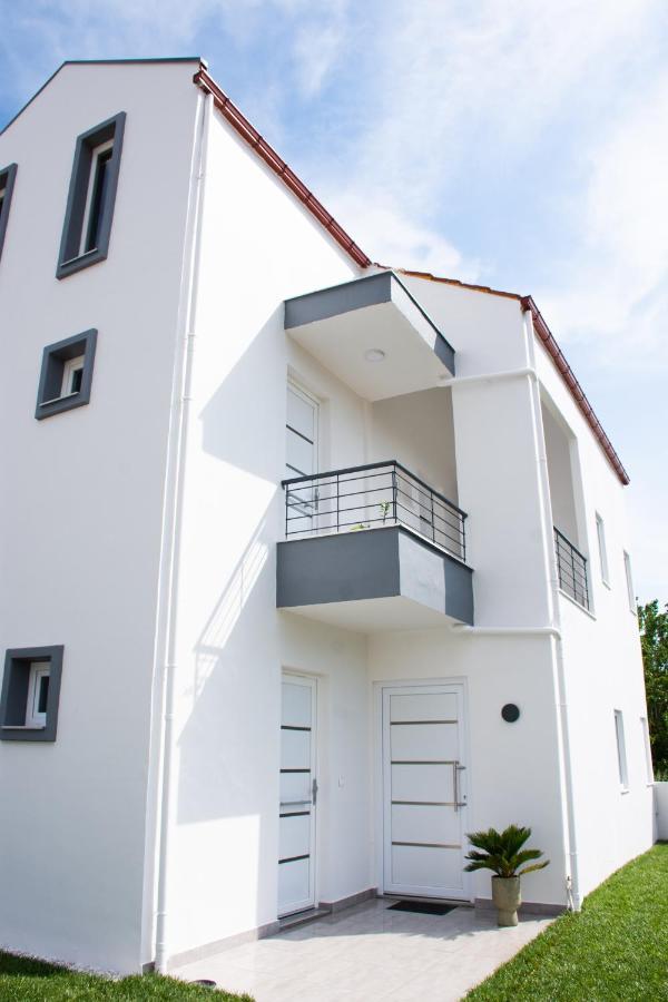 Sithon Diamond Suites 1 니키티 외부 사진